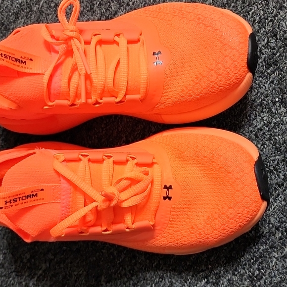 Under Armour HOVR Phantom 3 Trainer Running Athletic Shoes in Panic Orange - Picture 4 of 11